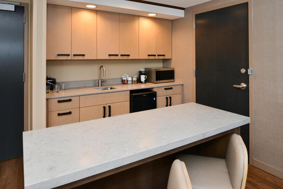 Hyatt Place Chicago/Wicker Park - image 2