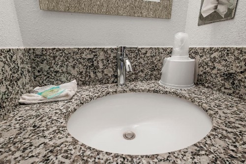 Heritage Inn Express Chico - image 11