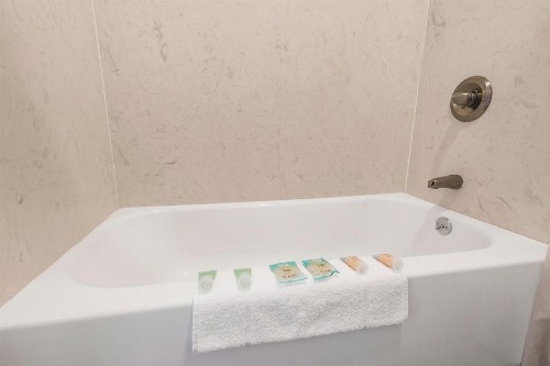 Heritage Inn Express Chico - image 12