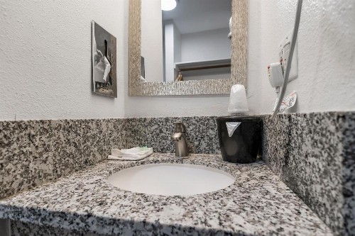 Heritage Inn Express Chico - image 27