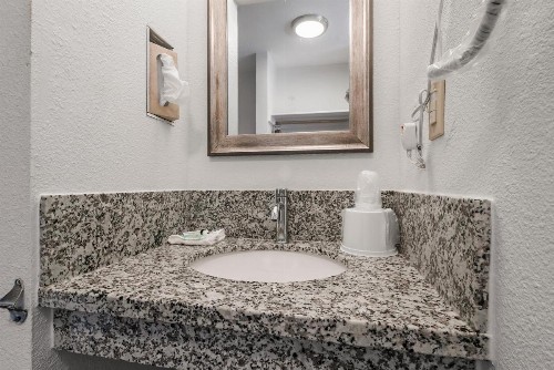 Heritage Inn Express Chico - image 28