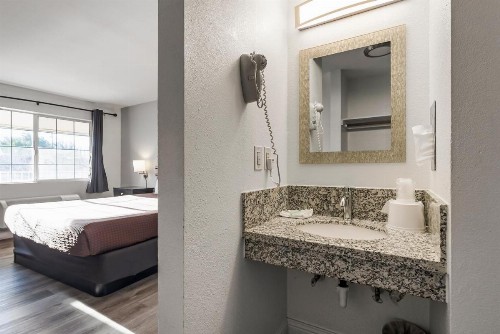 Heritage Inn Express Chico - image 5