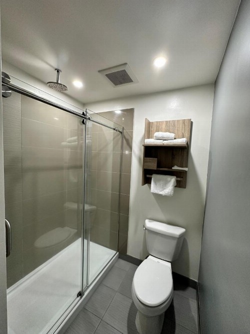 Quality Inn Chico - image 33