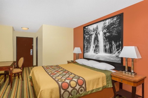 Super 8 by Wyndham Chico - image 29