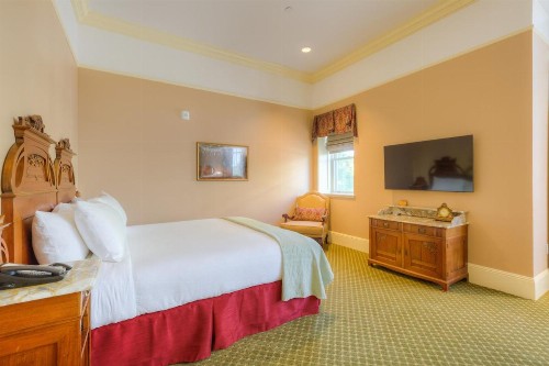 Diamond Hotel - image 13