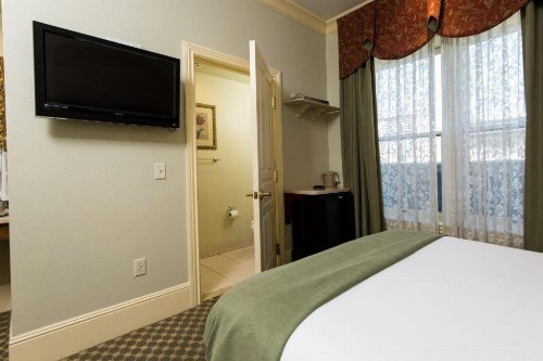 Diamond Hotel - image 33