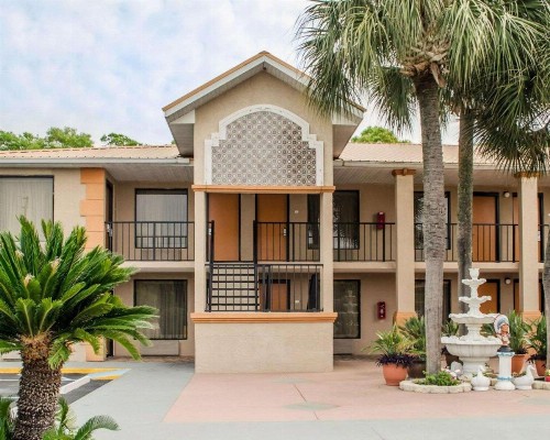 Quality Inn near Manatee Springs State Park - image 10