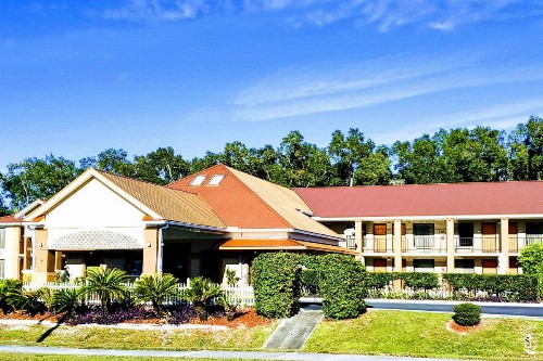 Quality Inn near Manatee Springs State Park - image 7