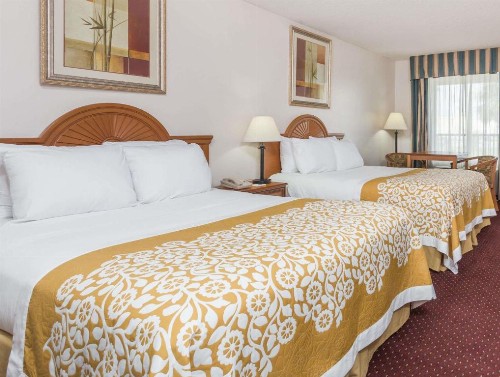 Days Inn by Wyndham Chiefland - image 13