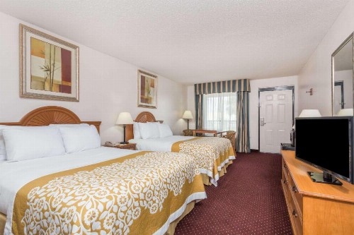 Days Inn by Wyndham Chiefland - image 18