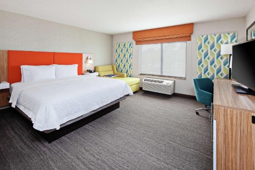 Hampton Inn & Suites Chino Hills - image 11