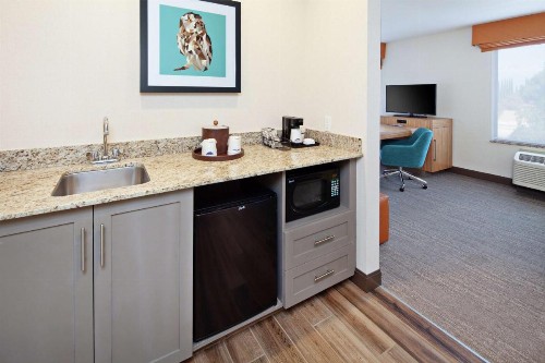 Hampton Inn & Suites Chino Hills - image 14