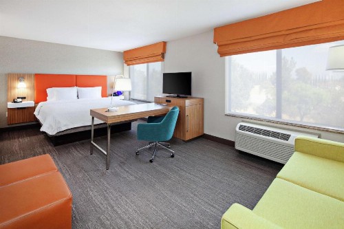 Hampton Inn & Suites Chino Hills - image 24