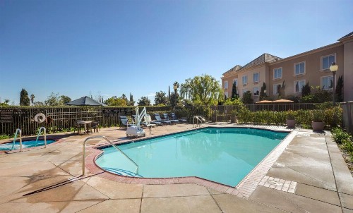 Ayres Hotel Chino Hills - image 30