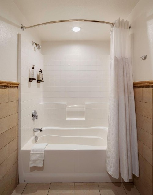 Ayres Hotel Chino Hills - image 35