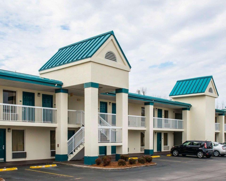 Quality Inn Chipley I-10 at Exit 120 - main image