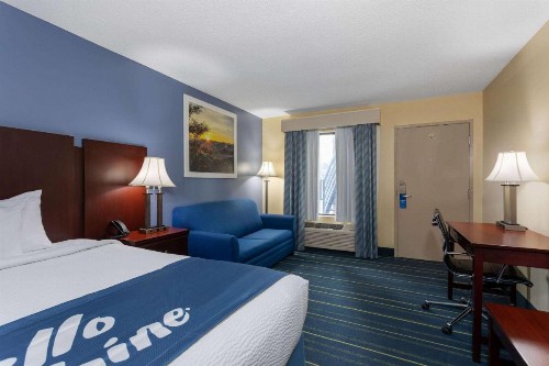 Days Inn by Wyndham Chipley - image 20