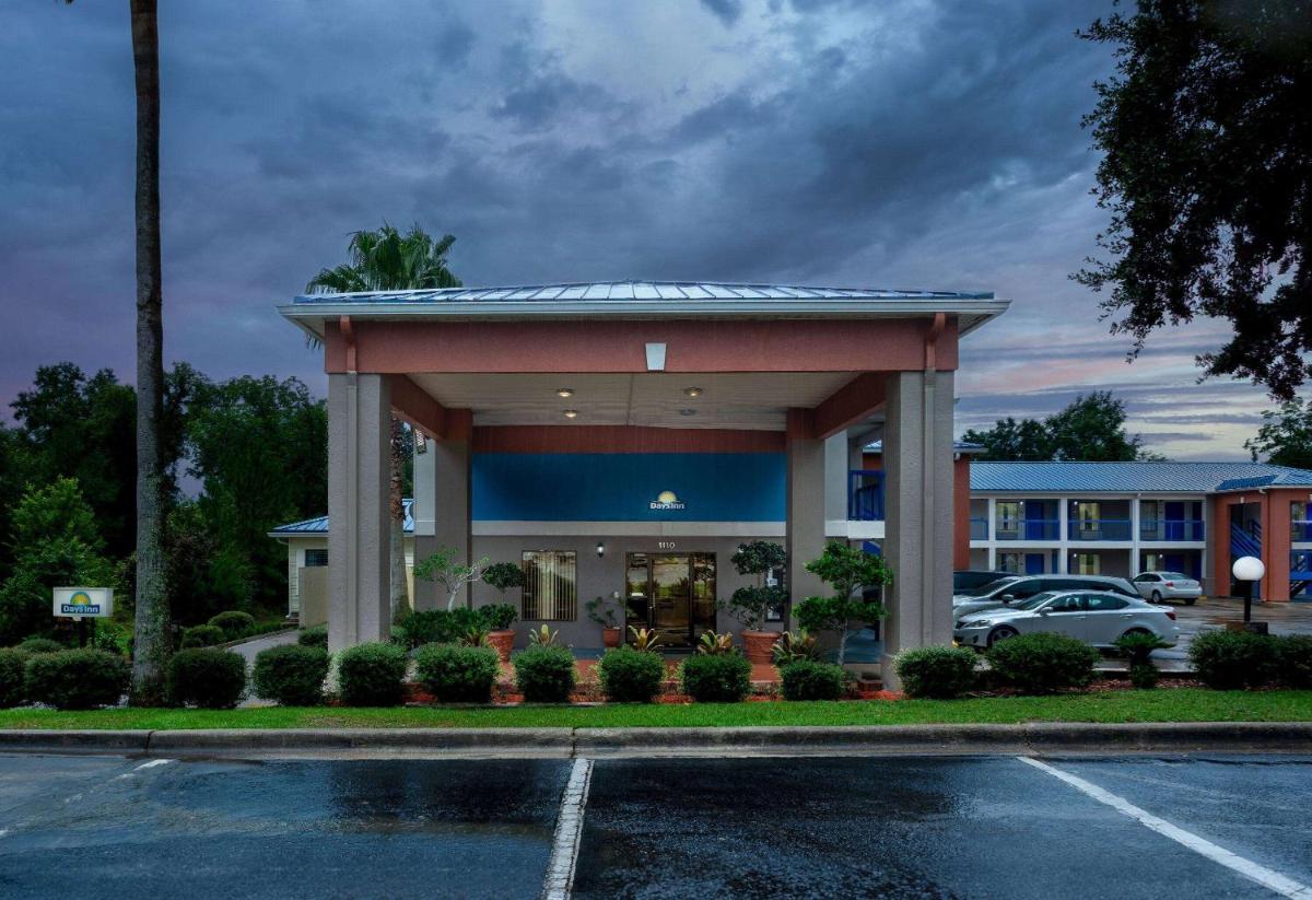 Days Inn by Wyndham Chipley - image 5