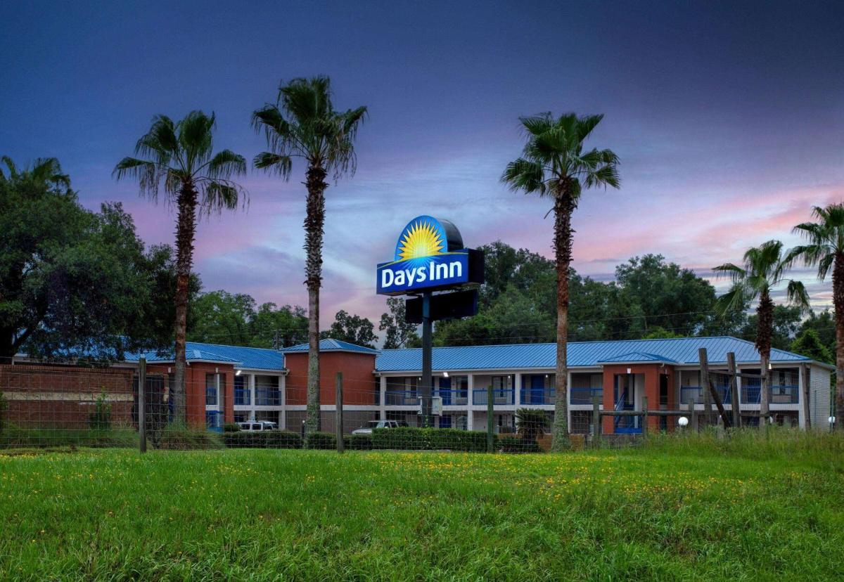 Days Inn by Wyndham Chipley - image 6