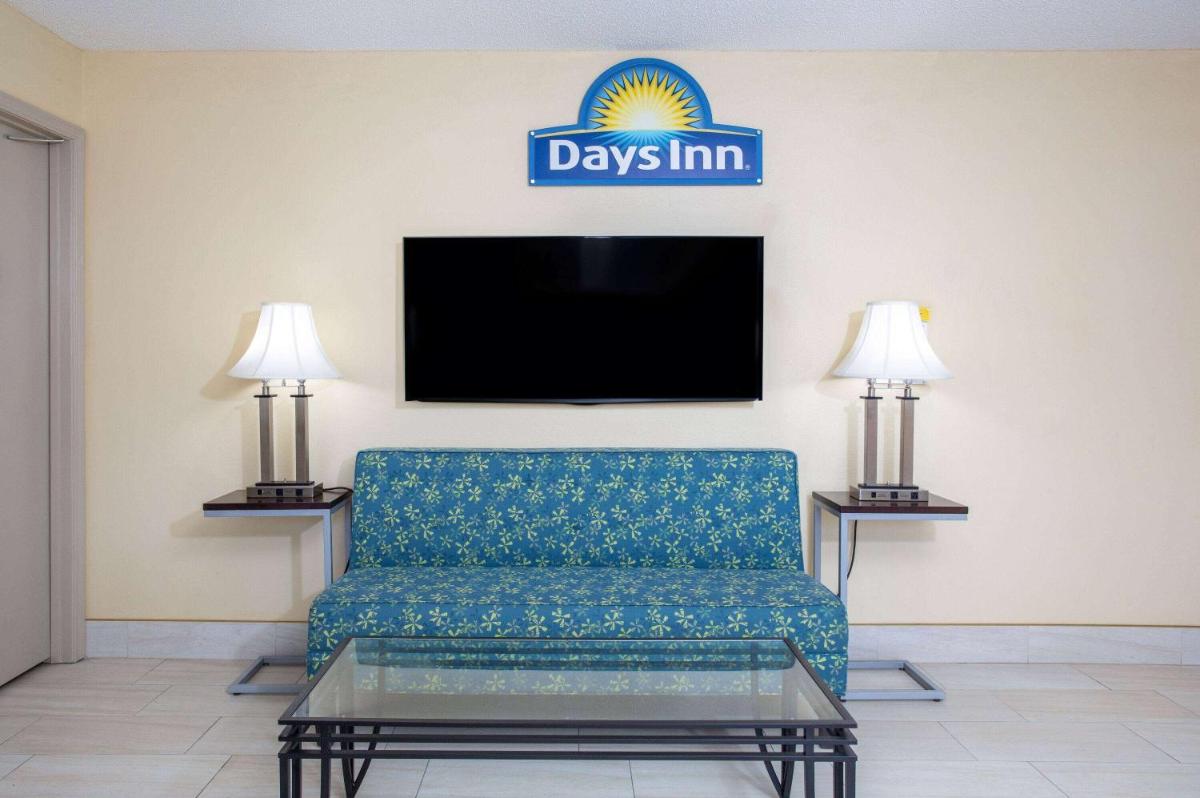 Days Inn by Wyndham Chipley - image 7