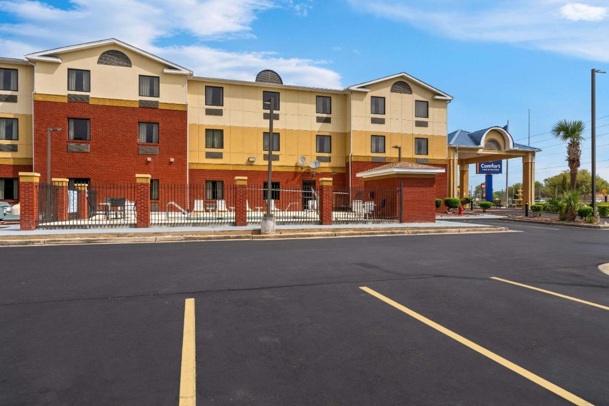 Comfort Inn & Suites Chipley I-10 - image 2