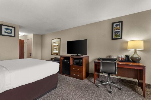 Comfort Inn & Suites Chipley I-10 - image 22