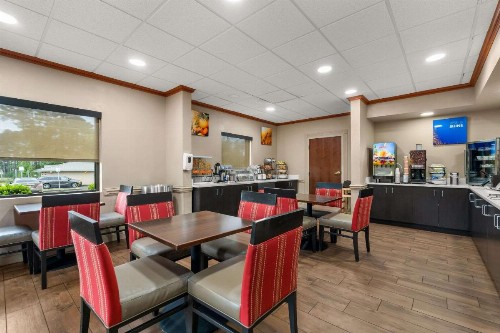 Comfort Inn & Suites Chipley I-10 - image 33
