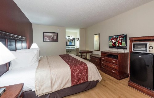 Red Roof Inn Chipley - image 18