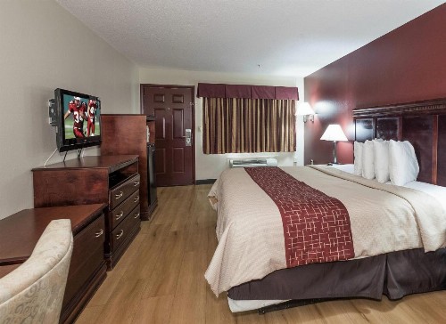 Red Roof Inn Chipley - image 19