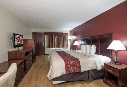 Red Roof Inn Chipley - image 21