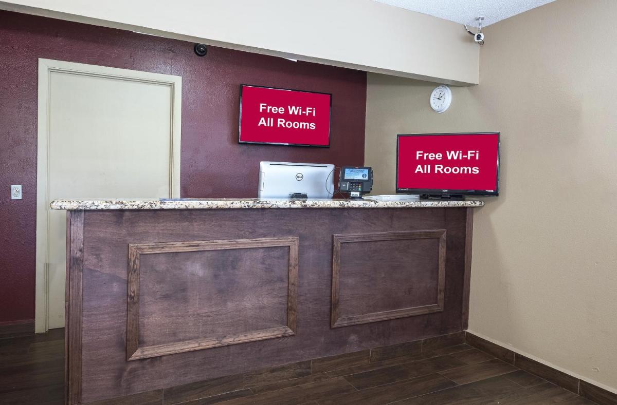 Red Roof Inn Chipley - image 4