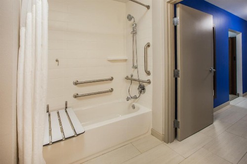 Holiday Inn Express & Suites Yosemite Park Area an IHG Hotel - image 24