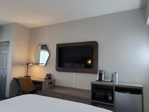 Holiday Inn Express San Diego South - Chula Vista an IHG Hotel - image 3