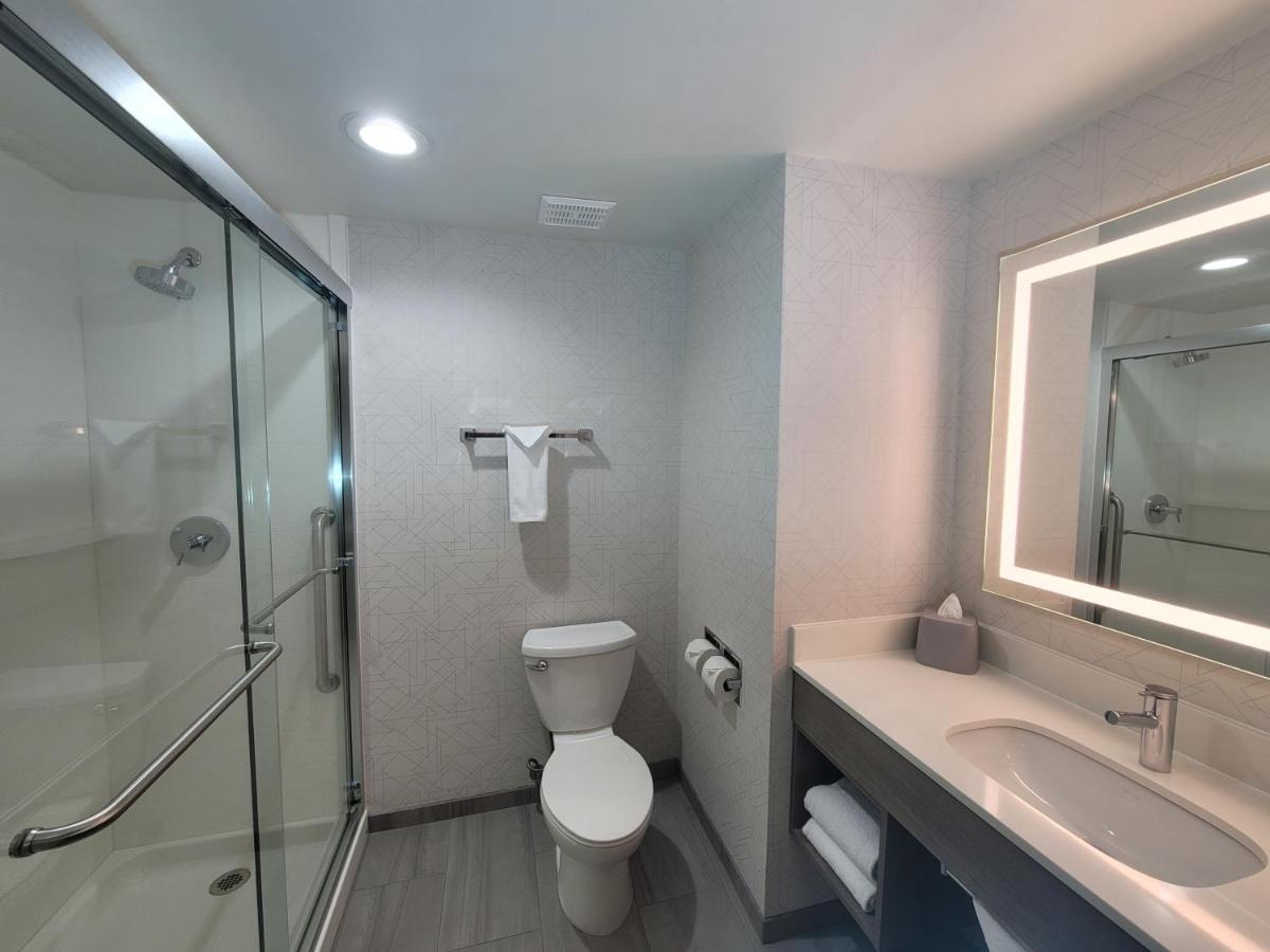 Holiday Inn Express San Diego South - Chula Vista an IHG Hotel - image 6
