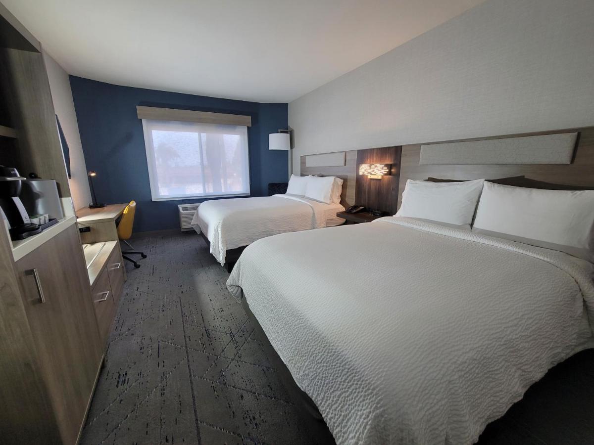 Holiday Inn Express San Diego South - Chula Vista an IHG Hotel - image 7