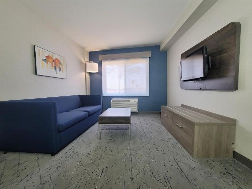 Holiday Inn Express San Diego South - Chula Vista an IHG Hotel - image 8