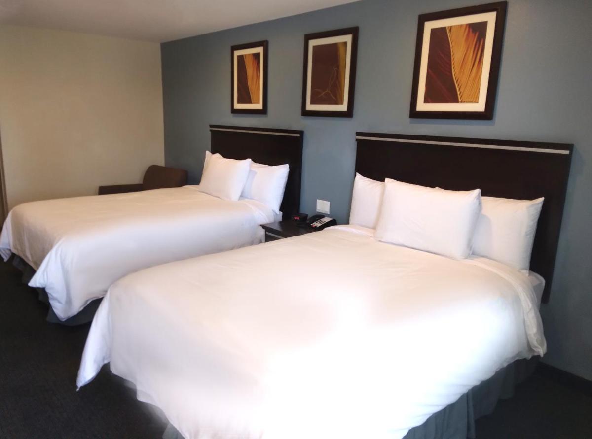 Days Inn by Wyndham San Diego Chula Vista South Bay - image 2