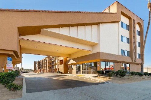 Red Roof Inn PLUS+ Chula Vista - image 1