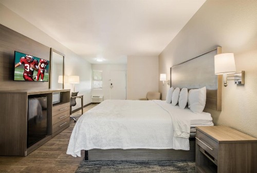 Red Roof Inn PLUS+ Chula Vista - image 17