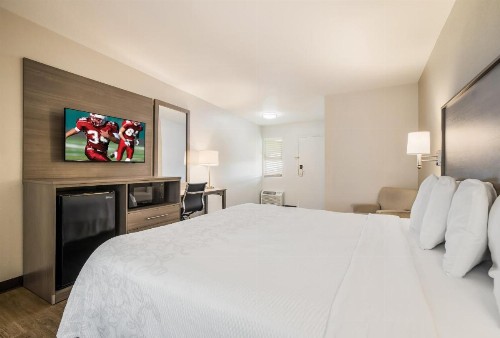 Red Roof Inn PLUS+ Chula Vista - image 18