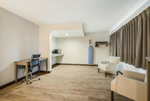 Red Roof Inn PLUS+ Chula Vista - image 27