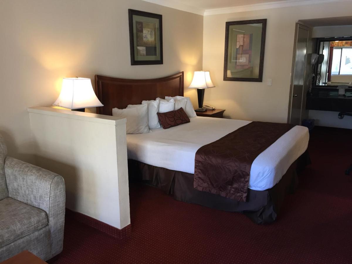 Chula Vista Inn - image 3