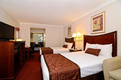 Chula Vista Inn - image 41