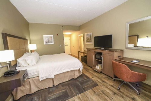 Hampton Inn Cincinnati Eastgate - image 6