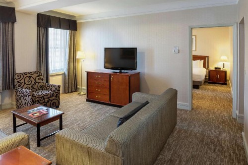 Hilton Cincinnati Netherland Plaza - image 12