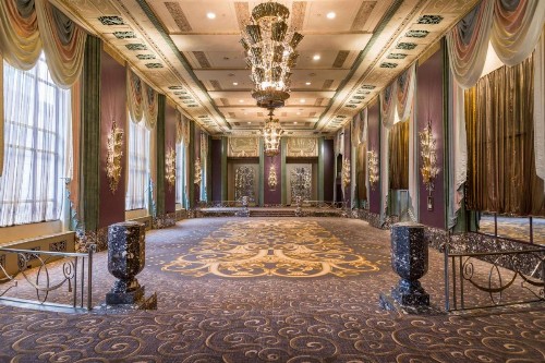 Hilton Cincinnati Netherland Plaza - image 2