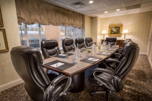 Hilton Cincinnati Netherland Plaza - image 25