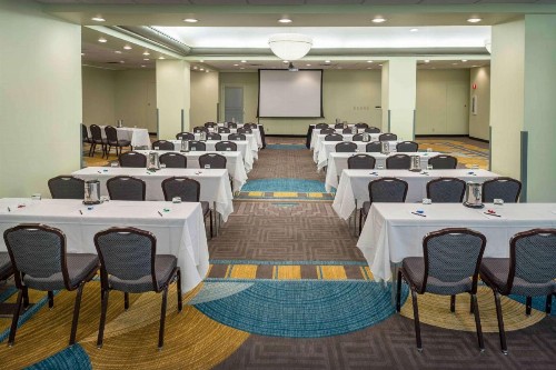 Hilton Cincinnati Netherland Plaza - image 30