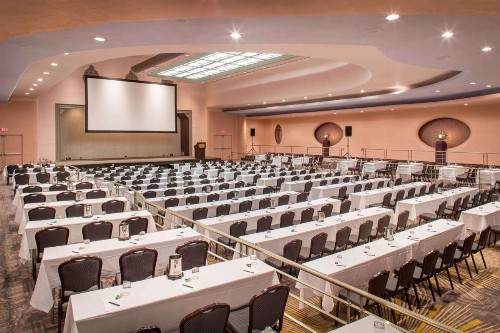 Hilton Cincinnati Netherland Plaza - image 32