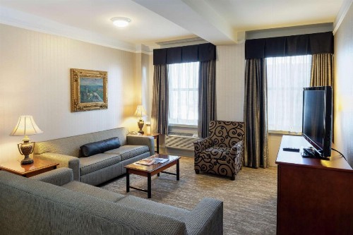 Hilton Cincinnati Netherland Plaza - image 35